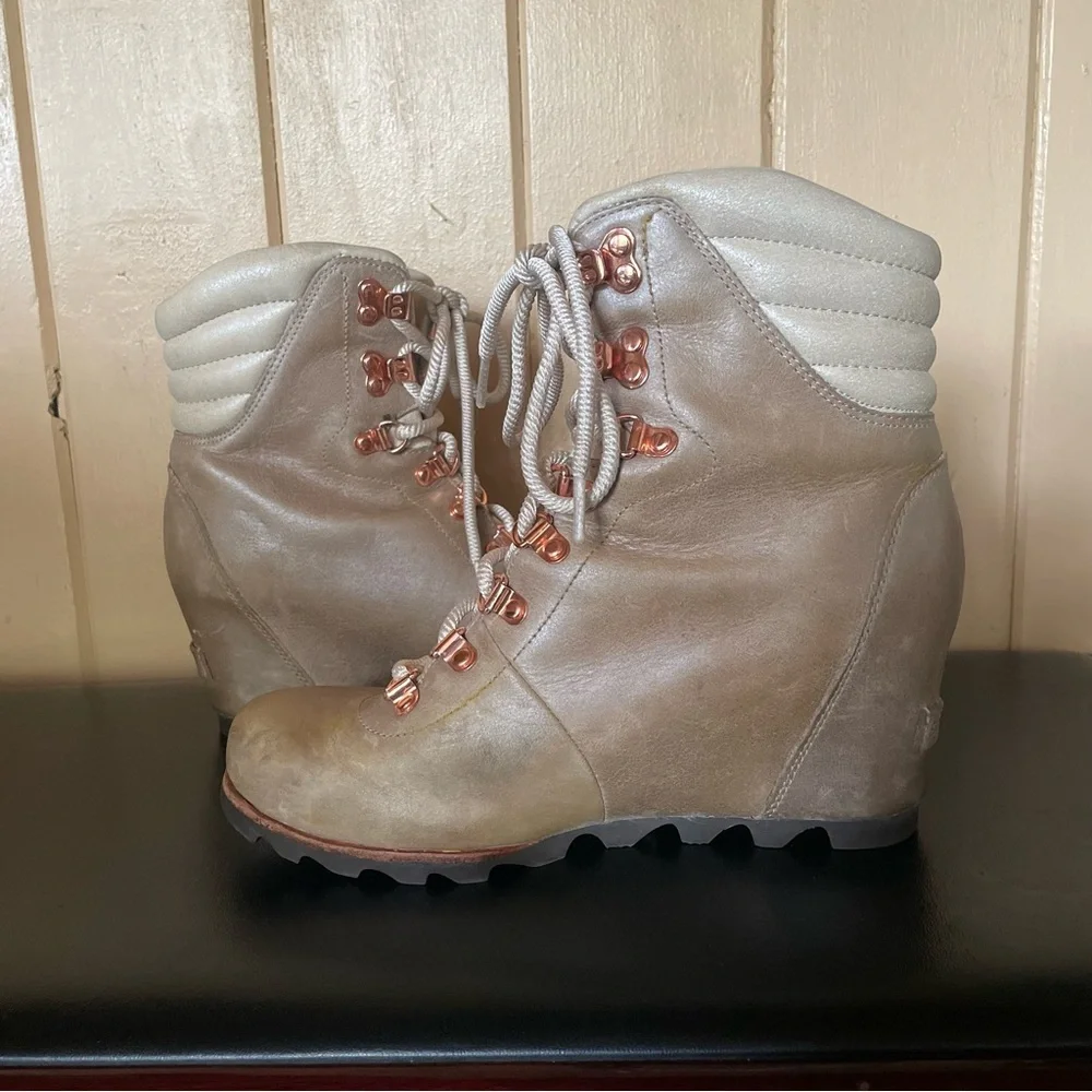 Sorel Conquest Wedge Holiday Limited Edition Boot - Picture 5 of 8